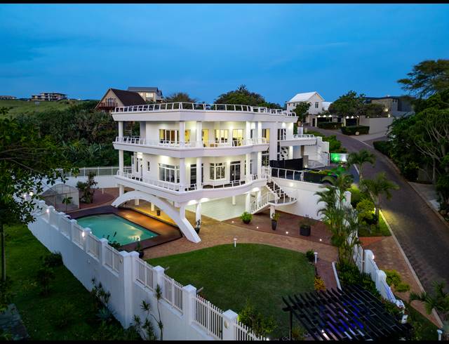 6 BEDROOM HOUSE FOR SALE IN SHEFFIELD BEACH